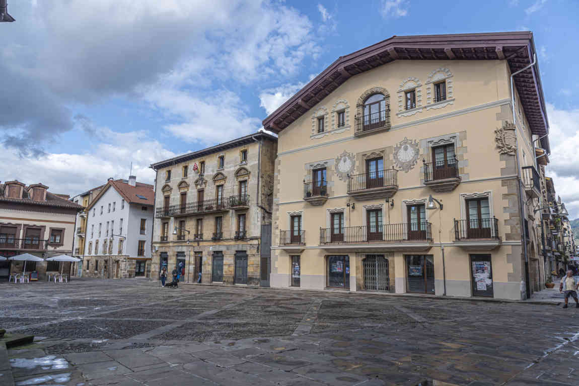 Vizcaya - Durango 26 - plaza de Santa Ana.jpg